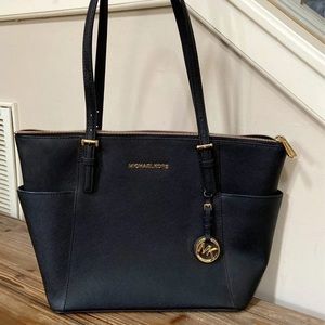 EUC Michael Kors saffiano leather tote